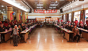 在杭州福利院給爺爺奶奶們慶生