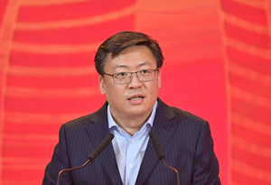 人民日報社副總編輯 趙嘉鳴          創建更多享譽全球的中國品牌